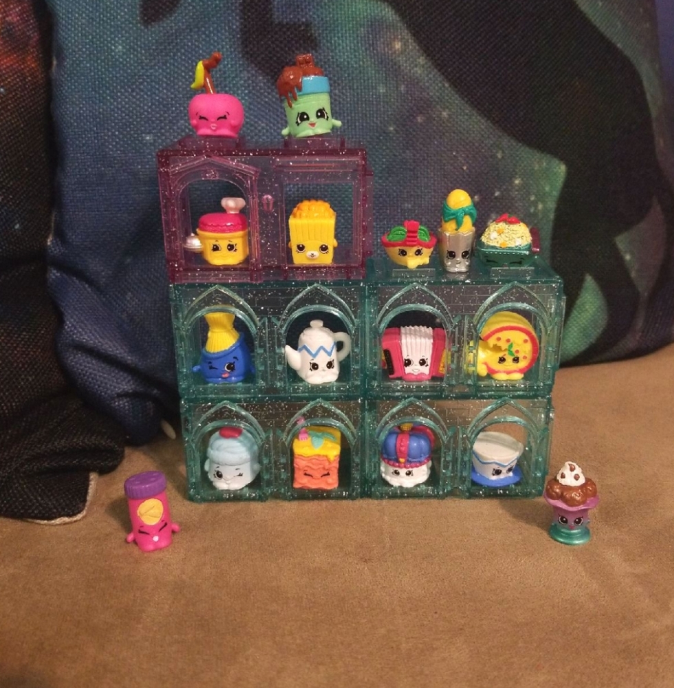 Shopkins Set - Picture 2 of 3